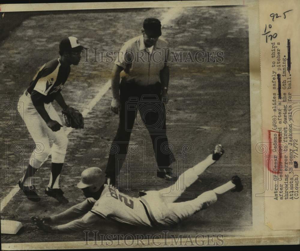 1972 Press Photo Houston Astro Cesar Cedeno slides into third on pitcher error - Historic Images