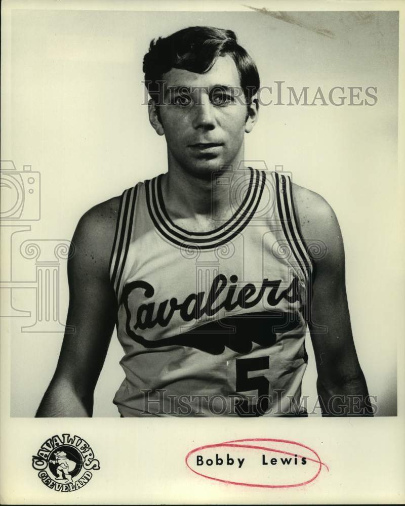1972 Bobby Lewis of the Cleveland Cavaliers basketball team - Historic Images