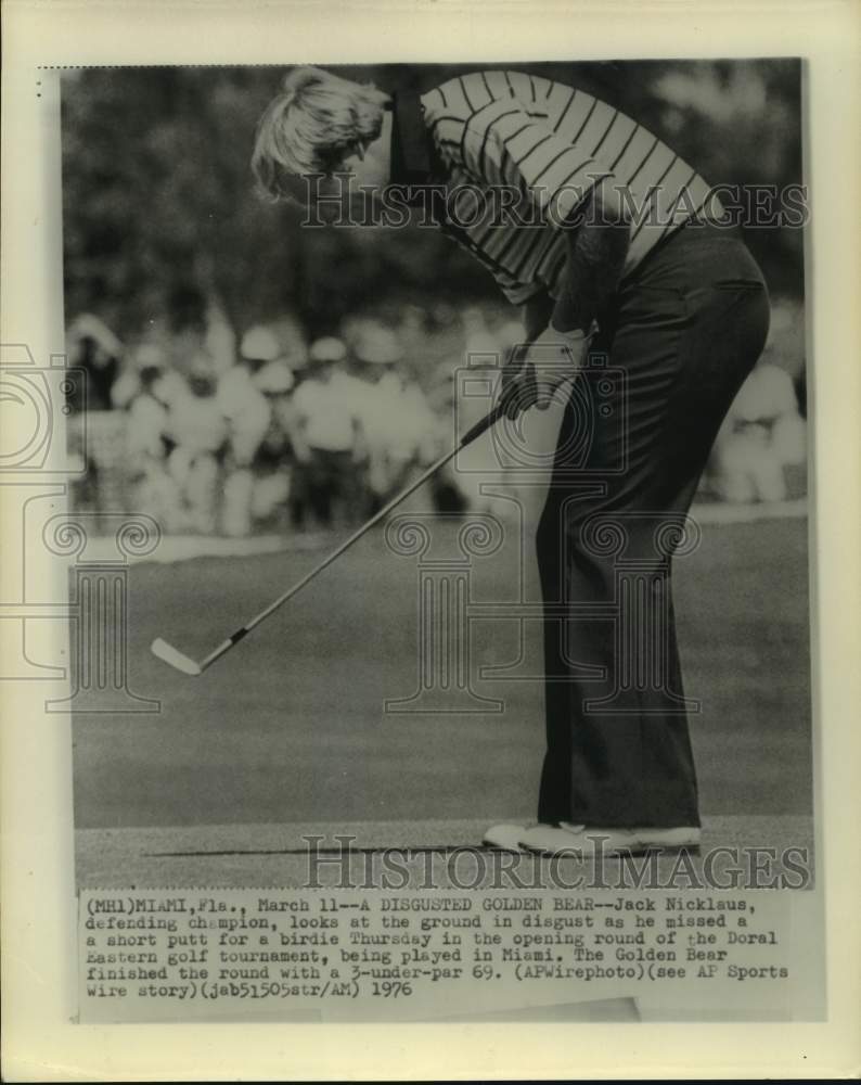 1976 Jack Nicklaus misses short putt at Doral Open in Miami, FL. - Historic Images