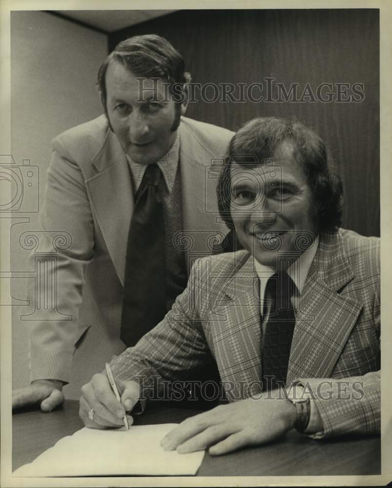 1972 Durac McCallum and Coach Bill Duncan - Historic Images