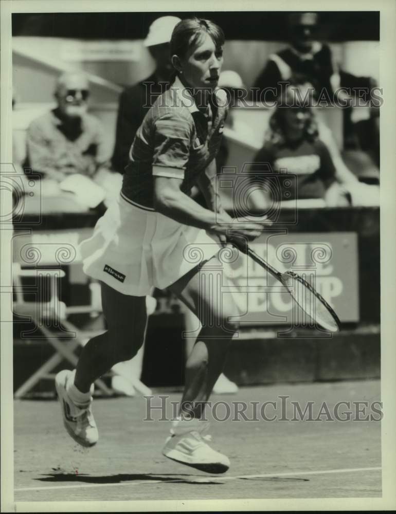 1983 Defending champ Martina Navratilova on the court at Hilton Head - Historic Images