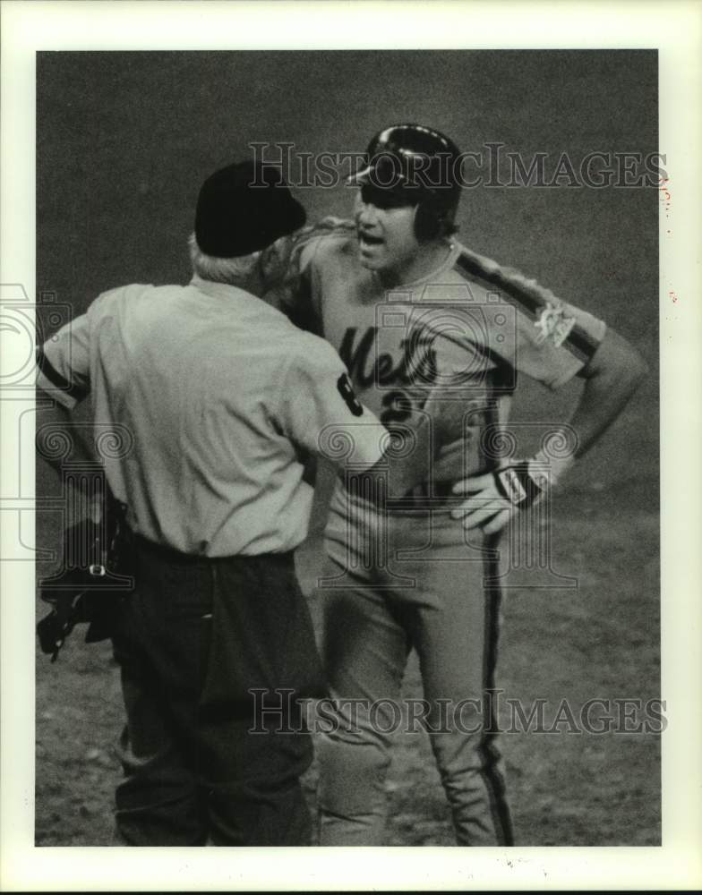 1986 Mets' Ray Knight argues strike call just before he struck out - Historic Images