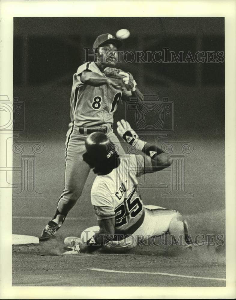 1983 Press Photo Joe Morgan turns double play, Cruz is out in 7th inning- Historic Images