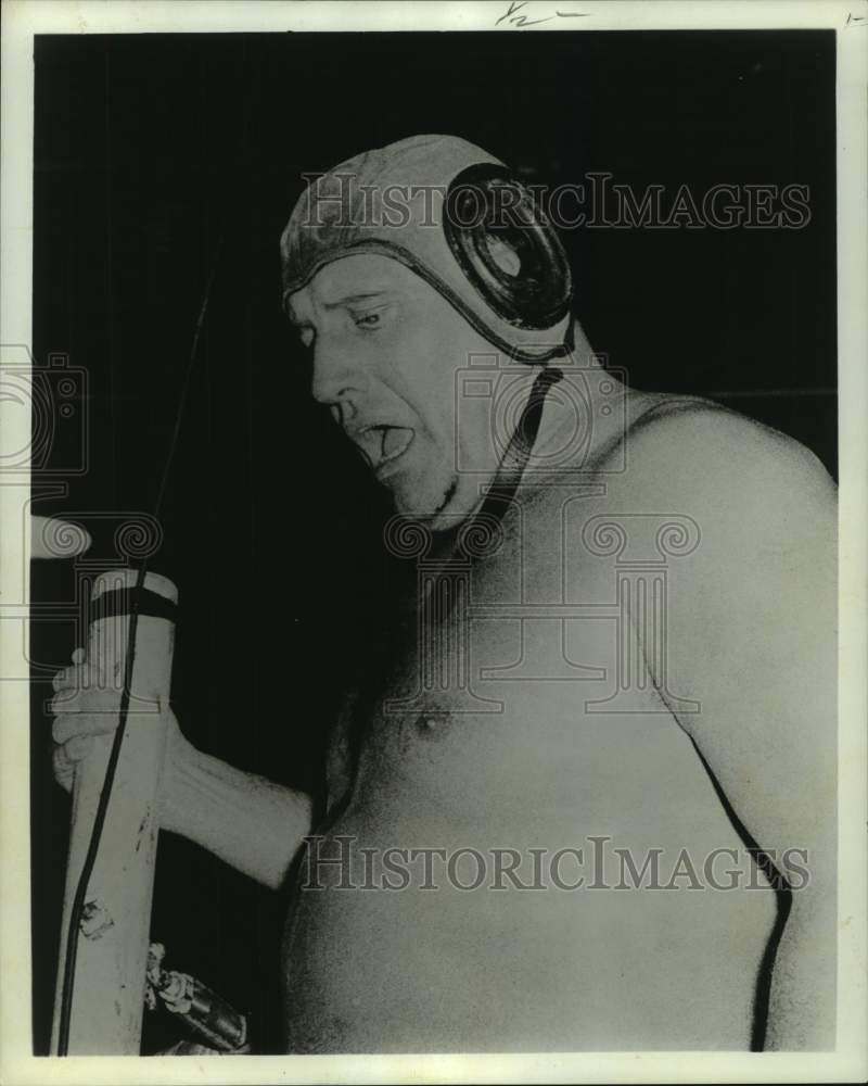 1967 Press Photo Professional wrestler Swede Karlssen exits the squared circle.- Historic Images