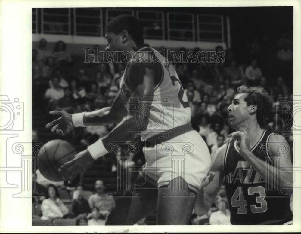 1987 Houston Rockets Rodney McCray, Utahs&#39; Marc Lavaroni, Texas - Historic Images