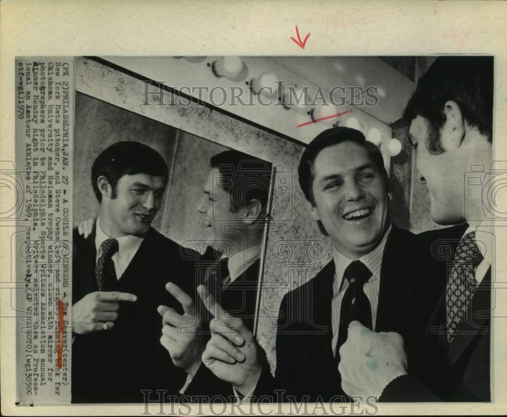 1970 Tom Seaver-Steve Owens-Philadelphia Sports Writers Assoc dinner - Historic Images