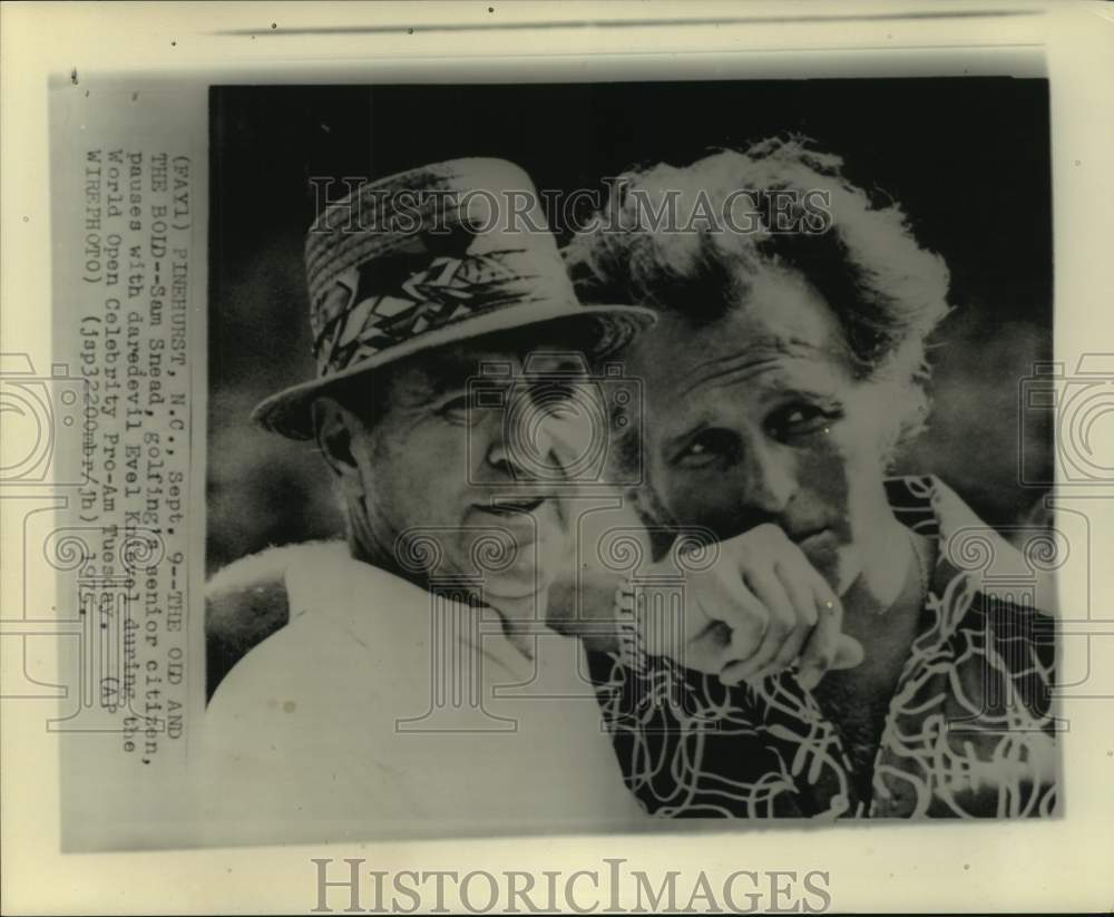 1975 Press Photo Golfer Sam Snead with daredevil Evel Kneivel at Open Pro-Am- Historic Images