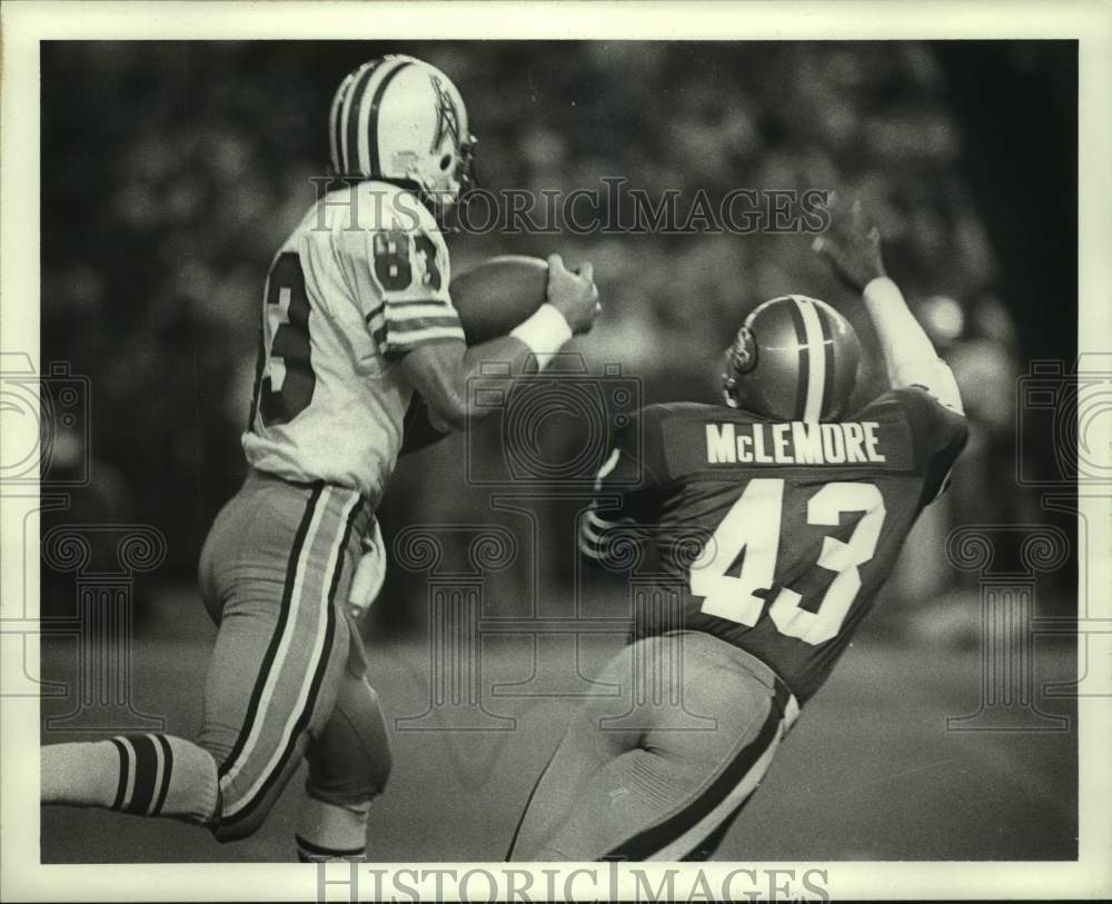 1984 Houston Oilers' receiver Tim Smith runs for a touchdown - Historic Images