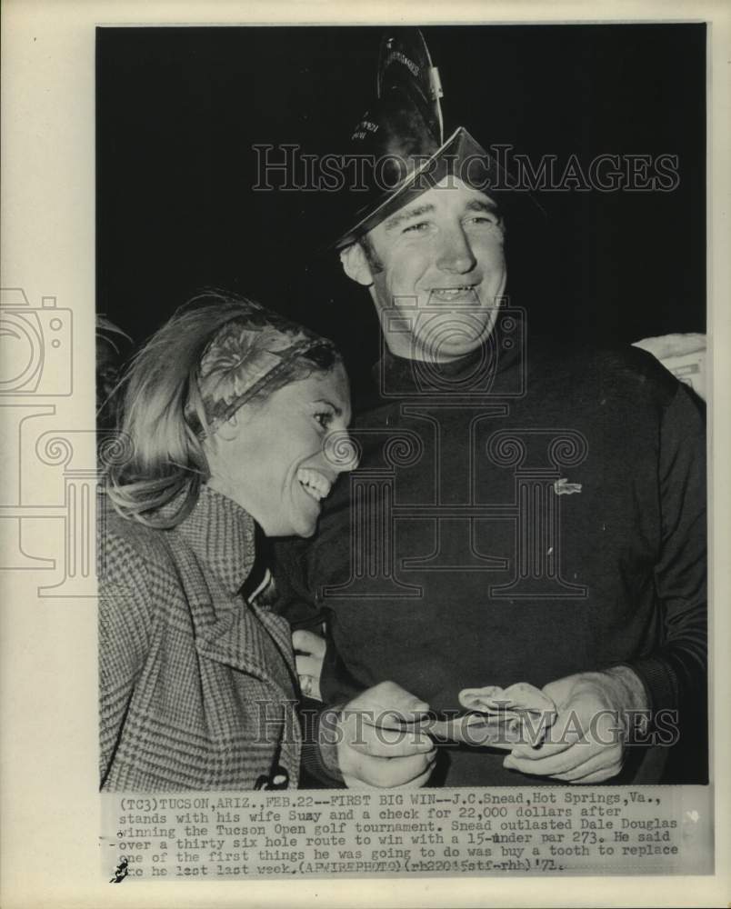 1971 Press Photo J.C. Snead &amp; wife Suzy after winning Tucson Open tournament - Historic Images