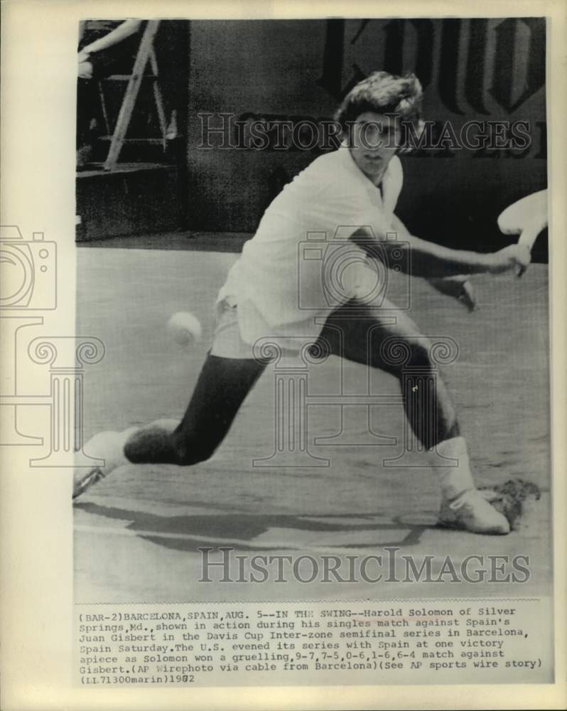 1972 Press Photo American Harold Solomon in singles match in Barcelona, Spain - Historic Images