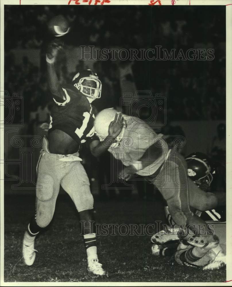 1980 Press Photo Texas Southern quarterback Harold Smith releases a pass.- Historic Images