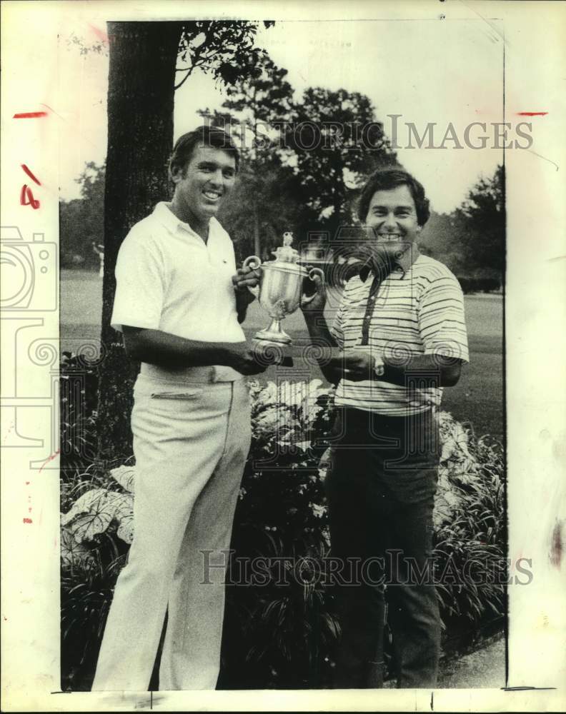 1979 Press Photo Golfer Don Massengale presented trophy and check. - hcs17402 - Historic Images