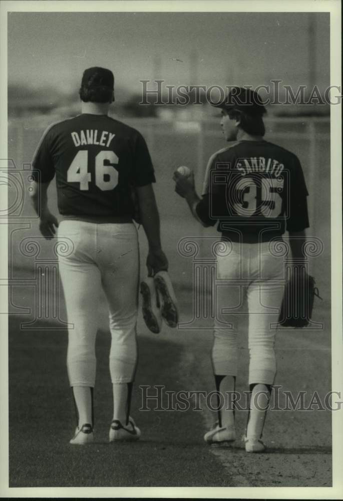 1985 Press Photo Houston Astros baseball players Dawley and Sambito at camp- Historic Images