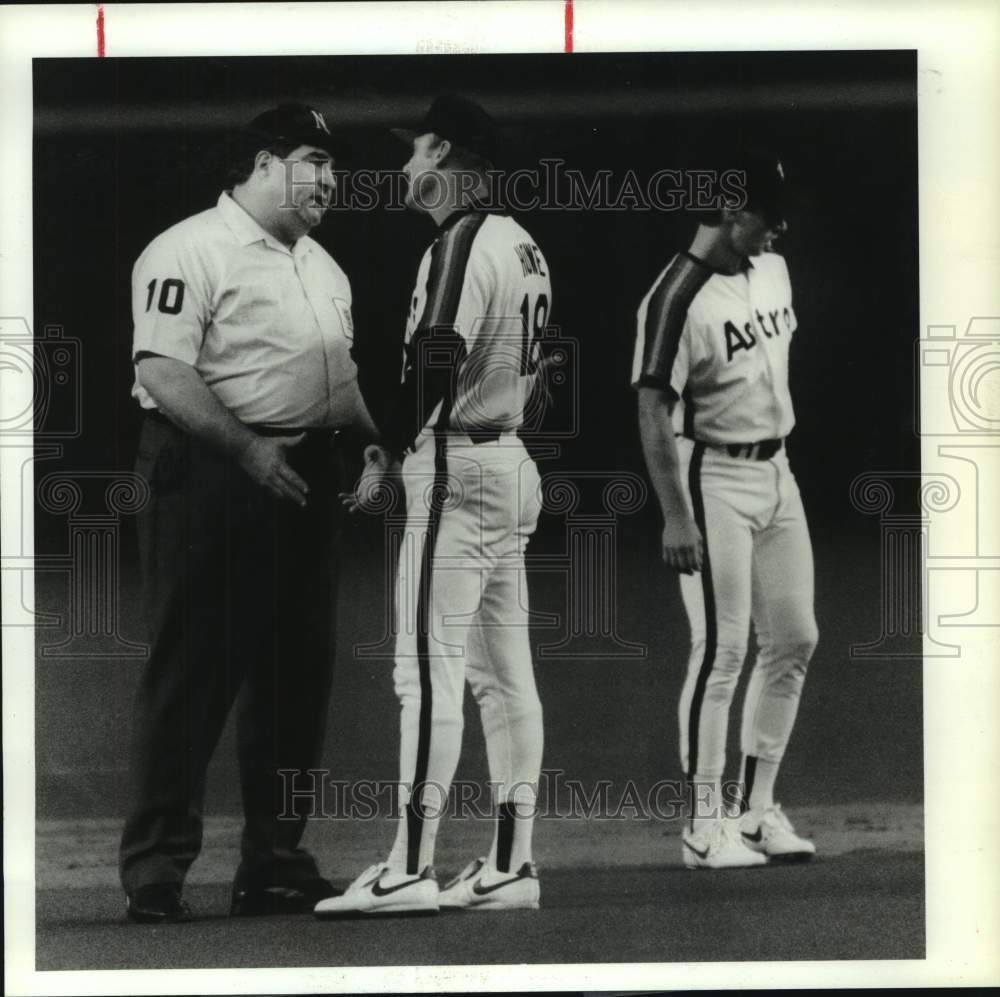 1989 Press Photo Houston Astros baseball manager Art Howe argues with umpire - Historic Images