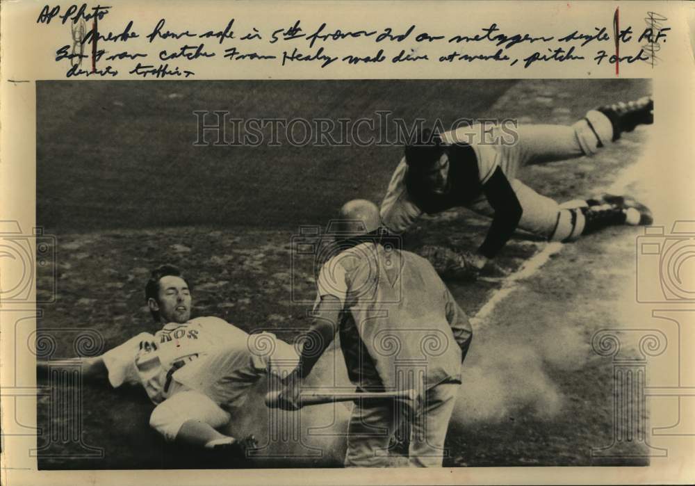 1971 Press Photo Houston Astros baseball player slides safely into home plate - Historic Images