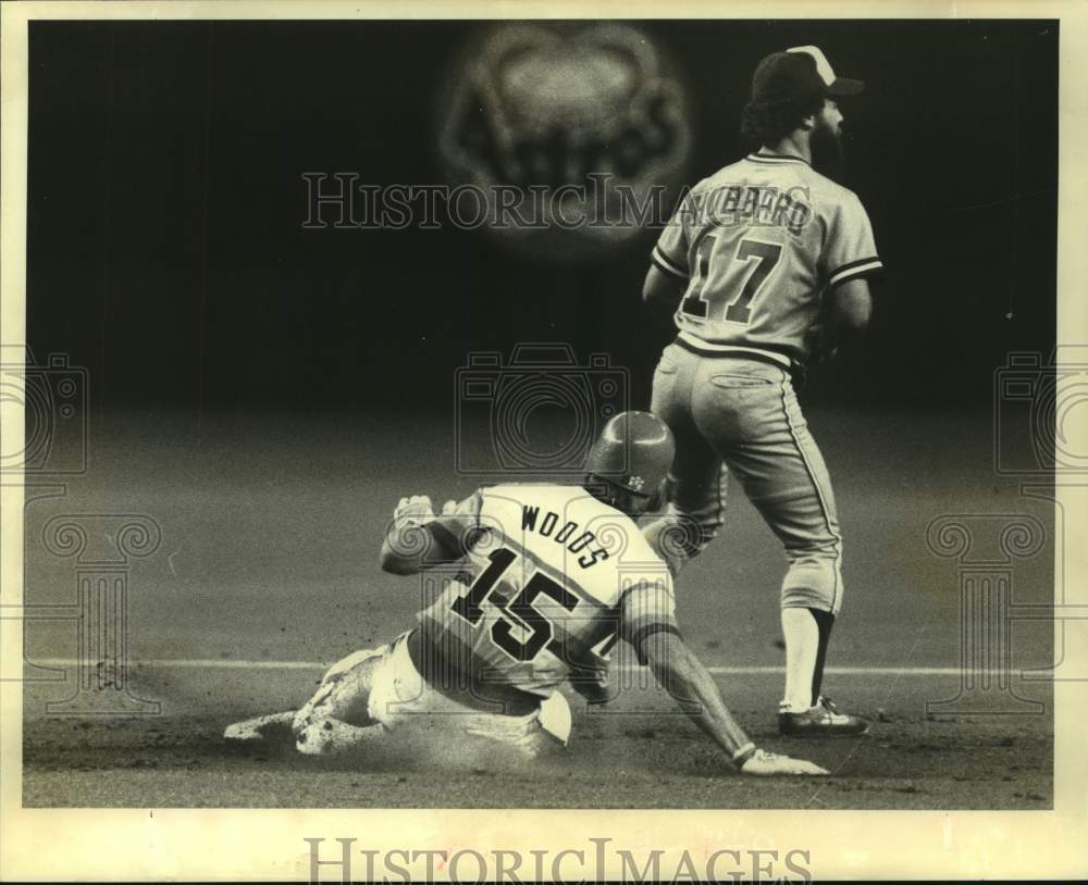 1980 Press Photo Astros&#39; Gary Woods save at second, Braves&#39; Glenn Hubbard covers- Historic Images