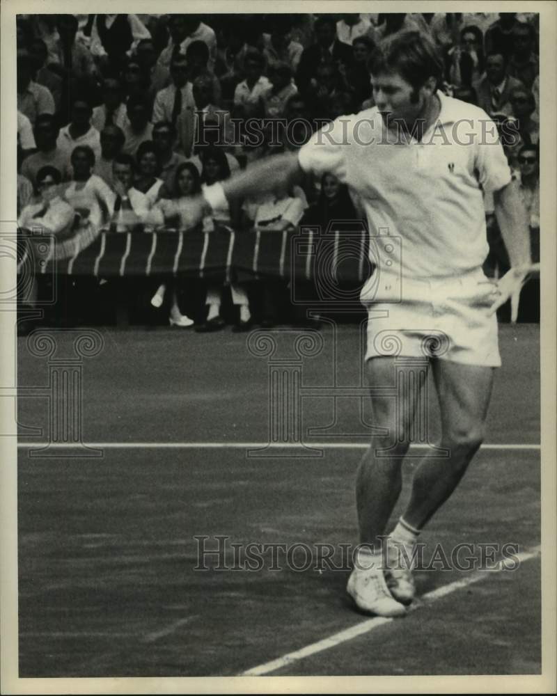 1970 Press Photo Tennis player Cliff Richey hits backhand shot in a match- Historic Images