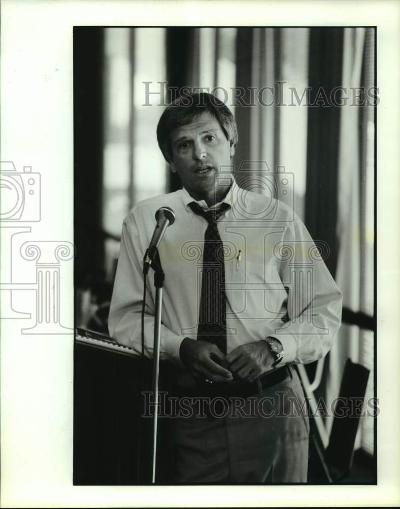 1990 Press Photo Rice University Athletic Director Bobby May - hcs19490 - Historic Images