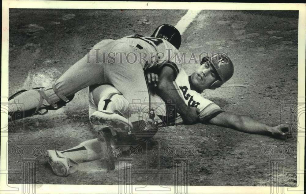 1981 Press Photo Houston Astros baseball player Dave Roberts slides into home- Historic Images