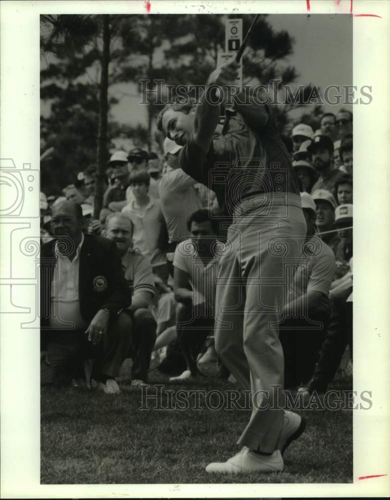 1986 Press Photo Curtis Strange on his way to Birdie the final playoff hole - Historic Images