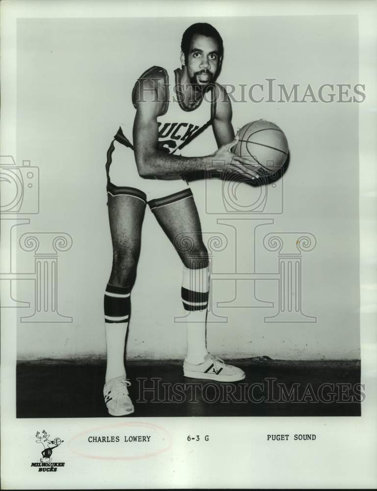 1972 Press Photo Charles Lowery of the Milwaukee Bucks basketball team- Historic Images