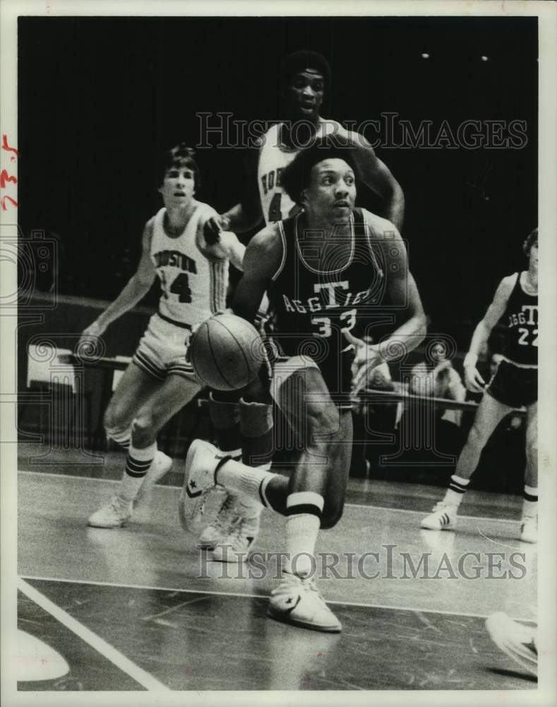 1978 Press Photo Texas A&amp;M basketball player Albert Colton dribbles in game- Historic Images