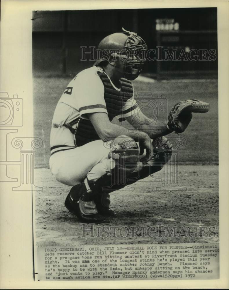 1972 Press Photo Cincinnati Reds baseball catcher Bill Plummer squats at plate- Historic Images