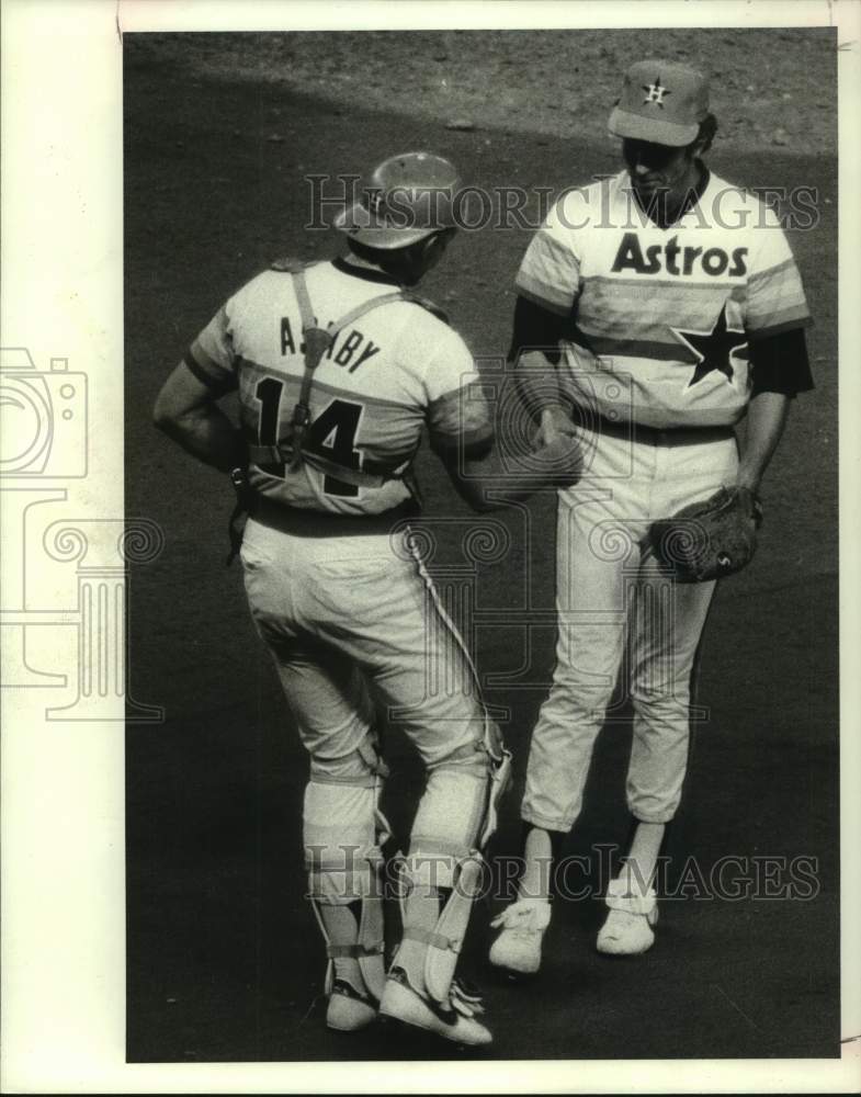 1982 Press Photo Houston Astros baseball pitcher Don Sutton &amp; catcher Ashby - Historic Images