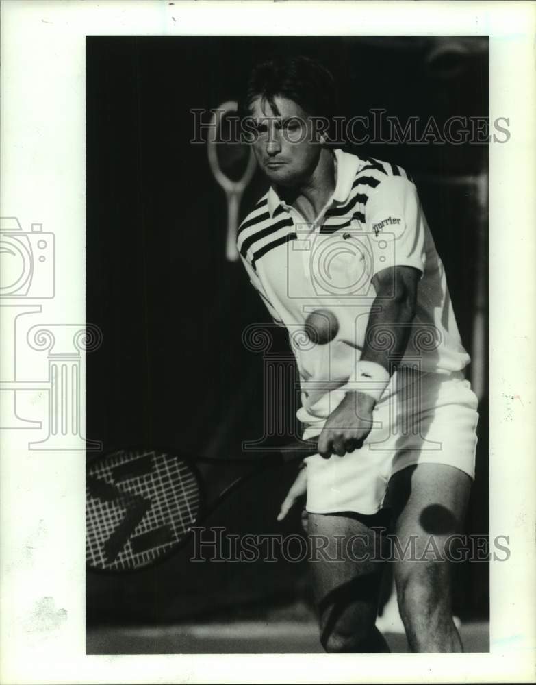 1990 Press Photo Henri Leconte hits backhand in match at River Oaks Country Club - Historic Images