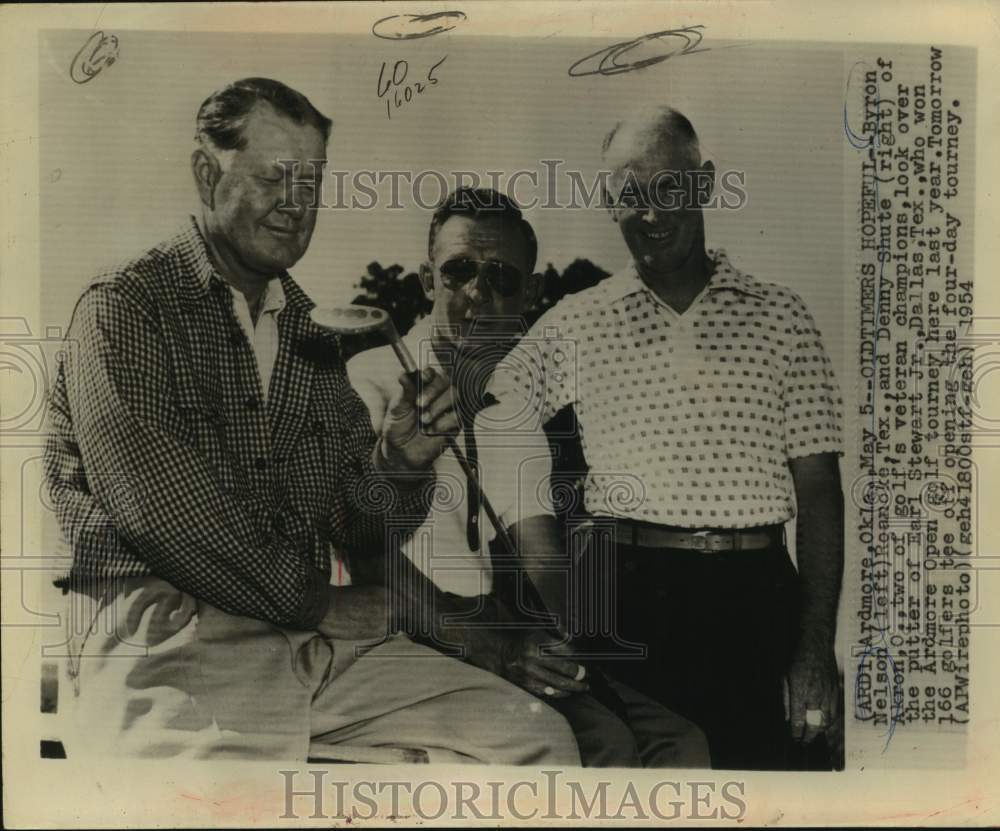 1954 Press Photo Byron Nelson and Denny Shute, two of golf&#39;s veteran champions- Historic Images