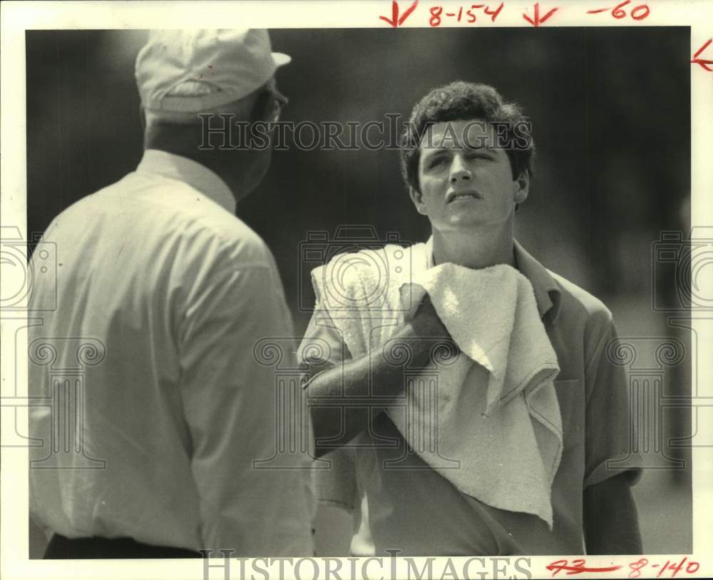 1982 Press Photo University of Houston golfer Billy Tuten at Columbia Lakes - Historic Images