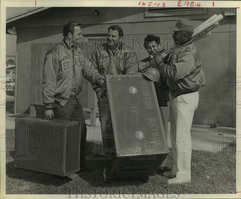 1975 Press Photo Astros' Jimmy Lake, Sam Wilkerson, Delfino Galban, L.C. Johnson - Historic Images