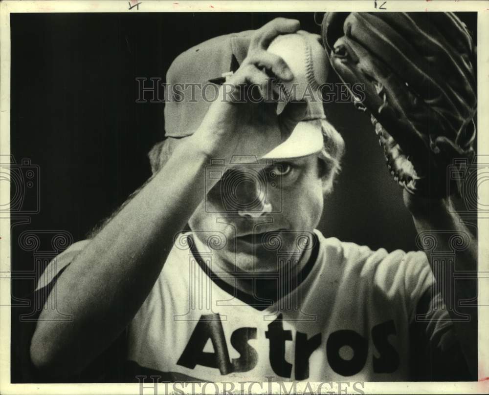 1979 Press Photo Houston Astros' right-handed pitcher Joe Niekro starts windup - Historic Images