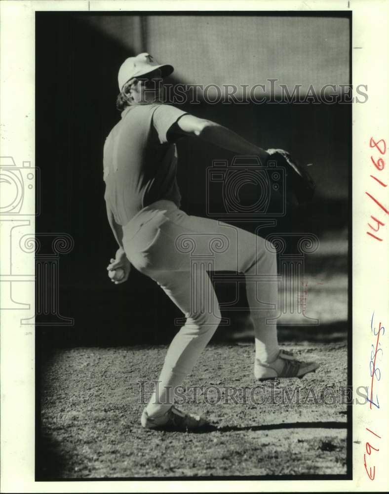 1984 Press Photo Houston native baseball pitcher Greg Swindell throws a pitch- Historic Images