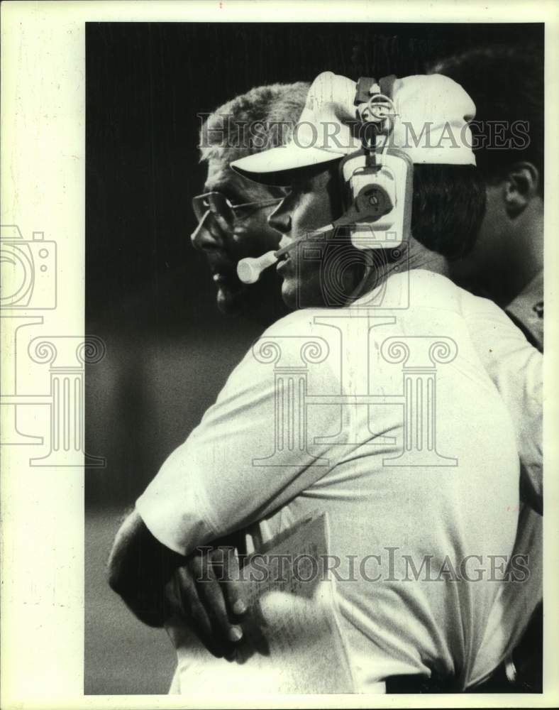 1987 Press Photo Sam Houston State football coaches Ron Randleman &amp; Bob Riley - Historic Images