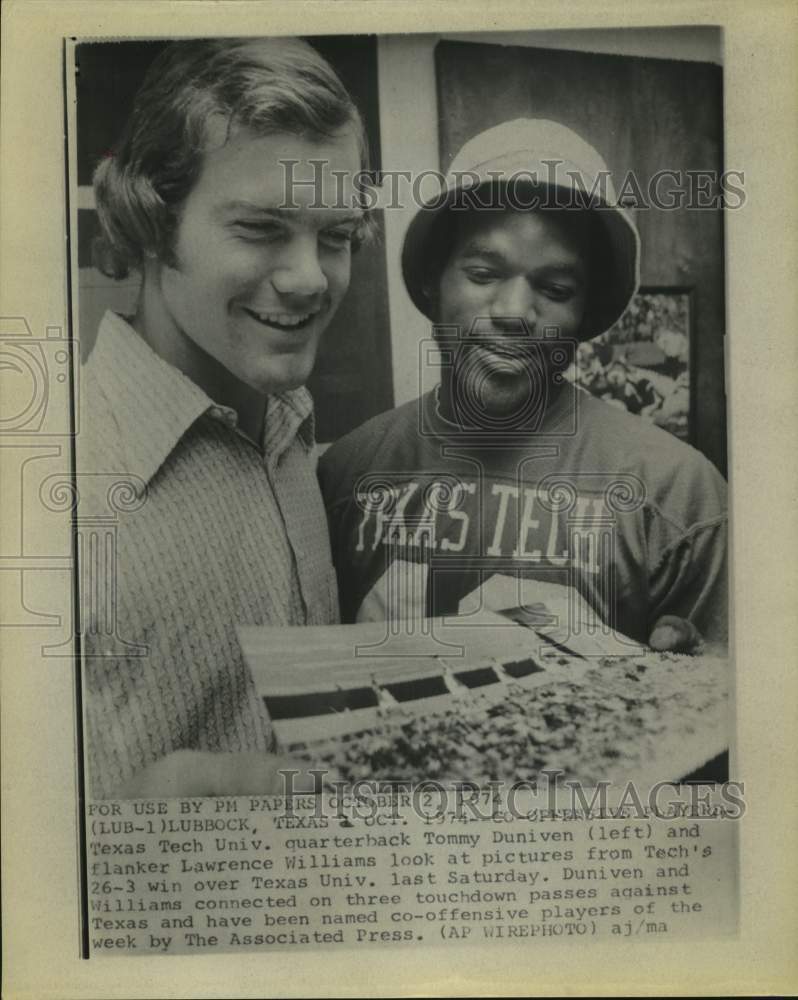 1974 Press Photo Texas Tech football players Tommy Dunivan and Lawrence Williams - Historic Images