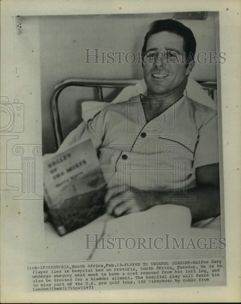 1973 Press Photo Golfer Gary Players lies in hospital bed in South Africa- Historic Images