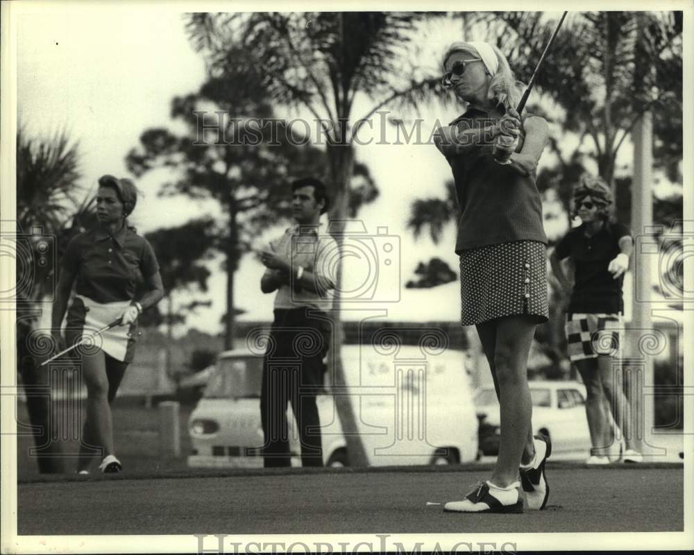 Press Photo Pro golfer Judy Rankin in action - hcs22589- Historic Images