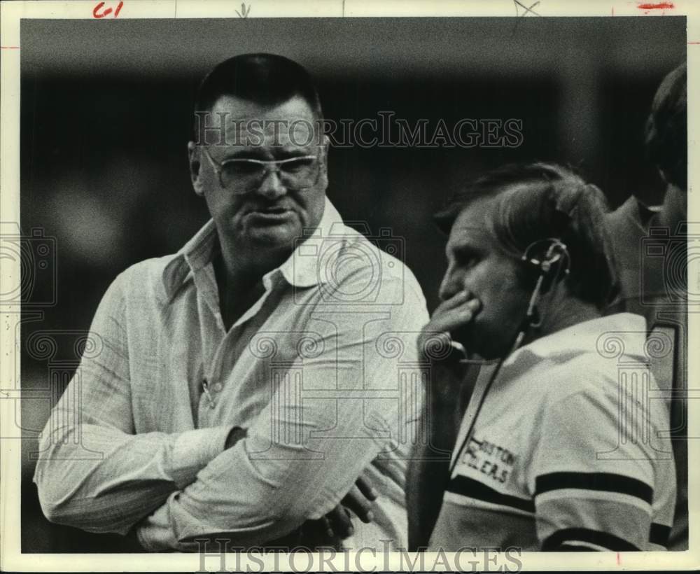 1978 Press Photo Houston Oilers football O.A. "Bum" Phillips and assistant- Historic Images