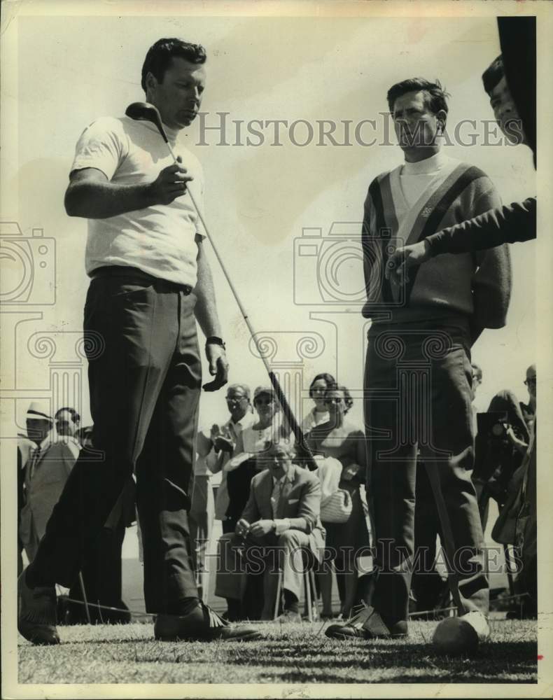 1968 Press Photo Golfer Doug Sanders and caddie at Penina Golf Course, Portugal - Historic Images
