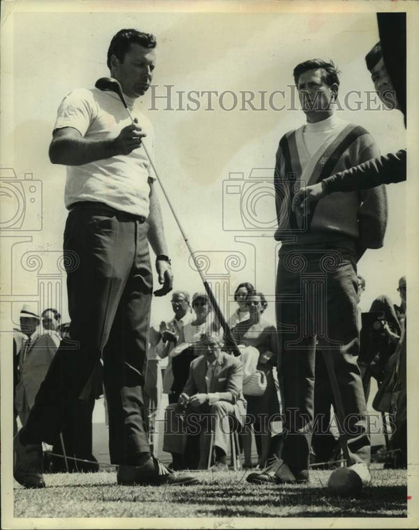 1968 Press Photo Golfer Doug Sanders and caddie at Penina Golf Course ...