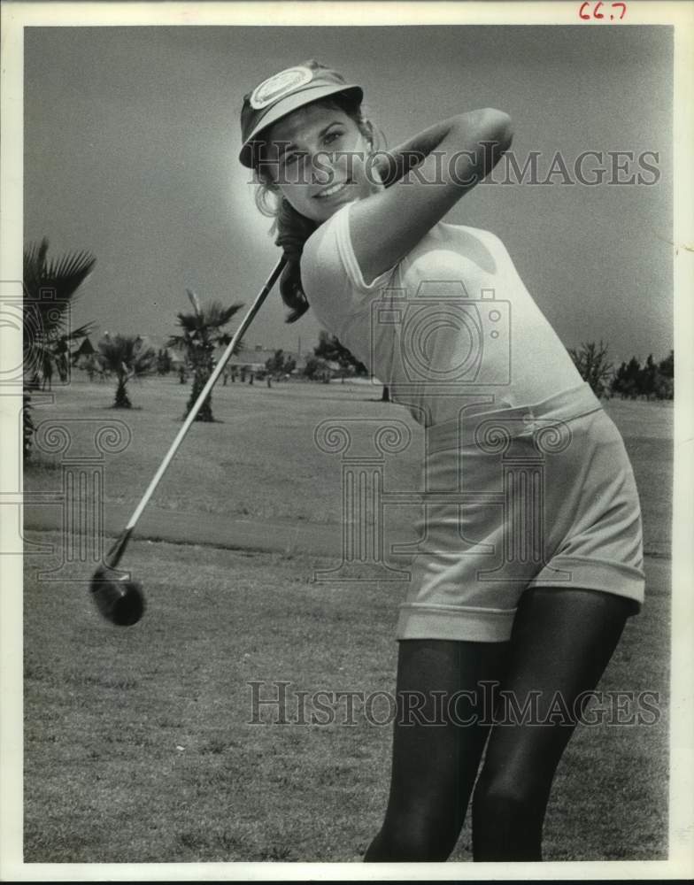 1978 Press Photo Golfer Rae Rothfelder, 16, finishes her drive - hcs23216- Historic Images