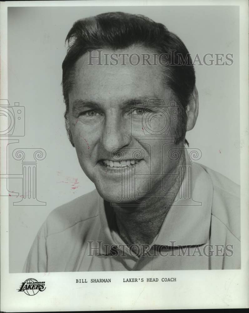 1974 Press Photo Bill Sharman, head coach of the Los Angeles Lakers basketball - Historic Images