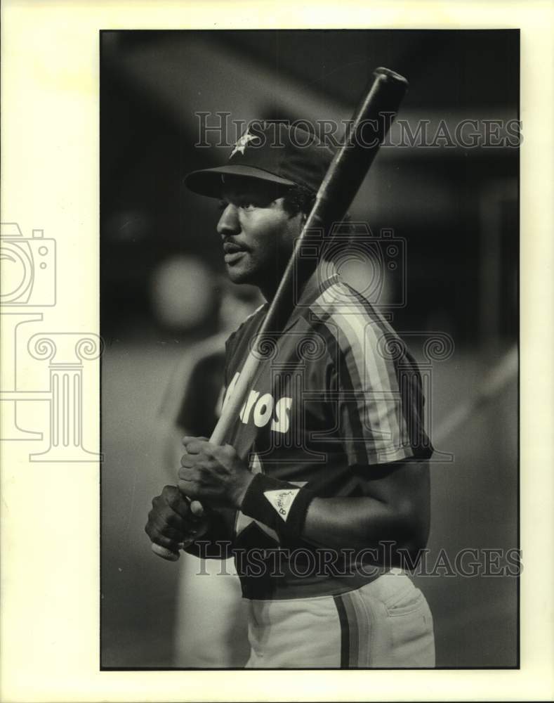 1983 Press Photo Houston Astros baseball player Jerry Mumphrey with bat- Historic Images
