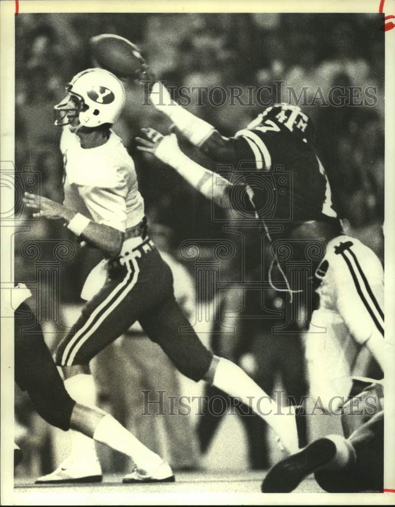 1979 Press Photo Brigham Young and Texas A&amp;M play college football - hcs23534- Historic Images