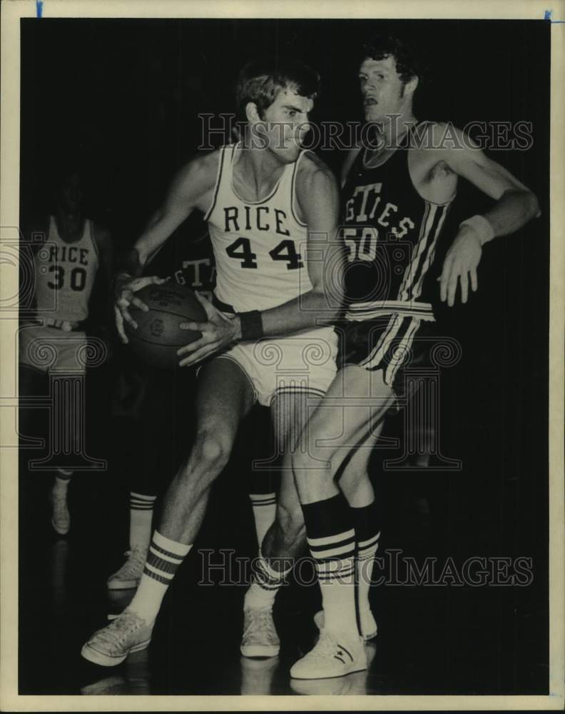 1973 Press Photo Rice and Texas A&amp;M play men&#39;s college basketball - hcs23804 - Historic Images