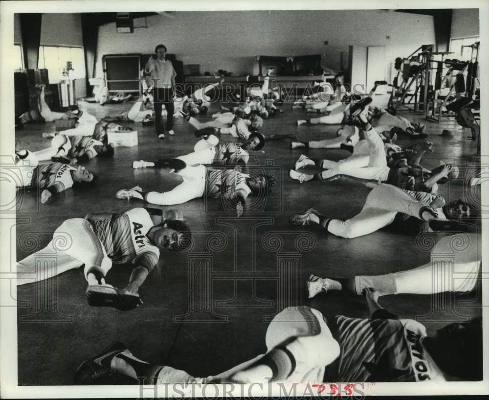 1978 Press Photo Houston Astros baseball players stretching - hcs23953- Historic Images