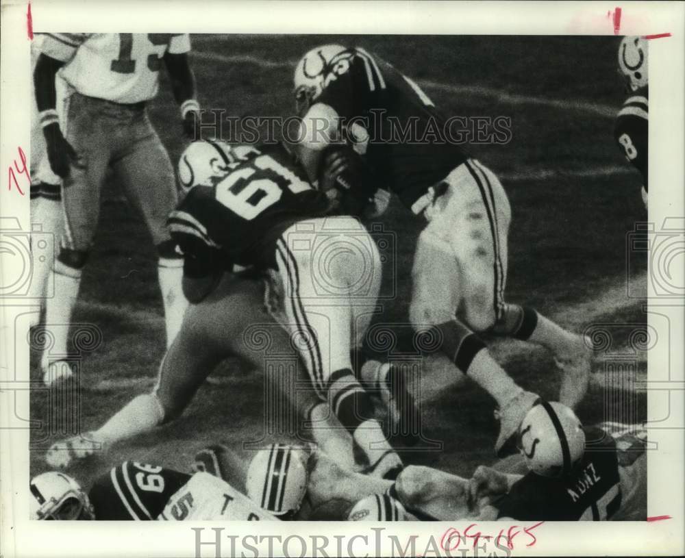 1976 Press Photo Baltimore Colts and Houston Oilers play NFL football - Historic Images