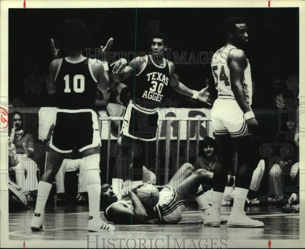 1979 Press Photo Texas A&amp;M and Houston play men&#39;s college basketball - hcs24415 - Historic Images