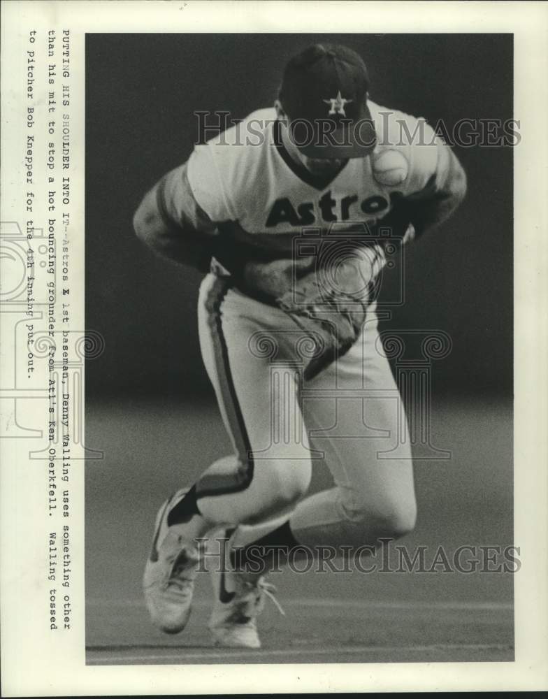 1985 Press Photo Houston Astros baseball player Denny Walling in action - Historic Images